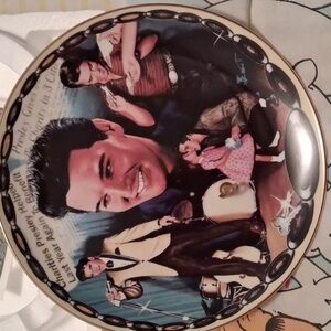 NWT,Elvis,"Love is the Greatest Gift",Musical Tribute to the King,Vintage Plate